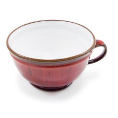 Červený široký hrnek