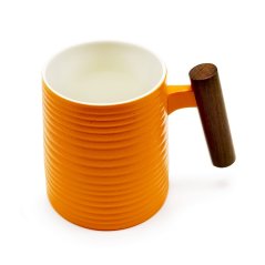 Hrnek s dřevěnou rukojetí Clementine Reliéf