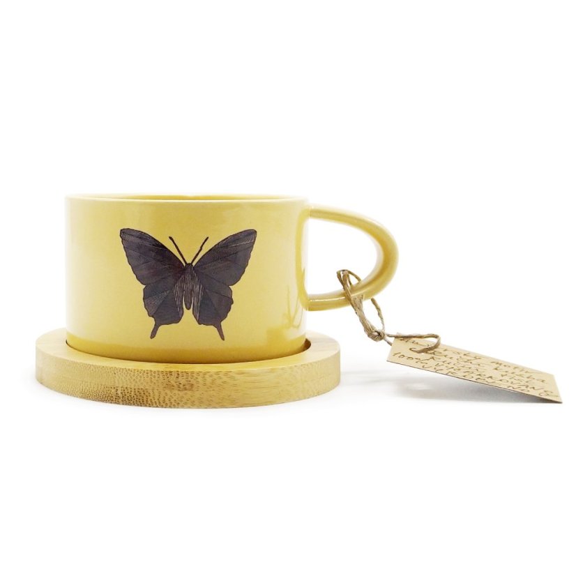 Hrnek Motýl na žluté s podšálkem z bambusu
