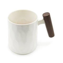 Hrnek s dřevěnou rukojetí White Facette