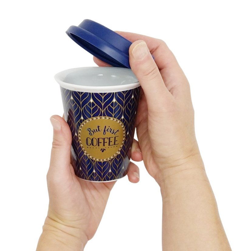 Cestovní hrnek Ale nejdřív kafe