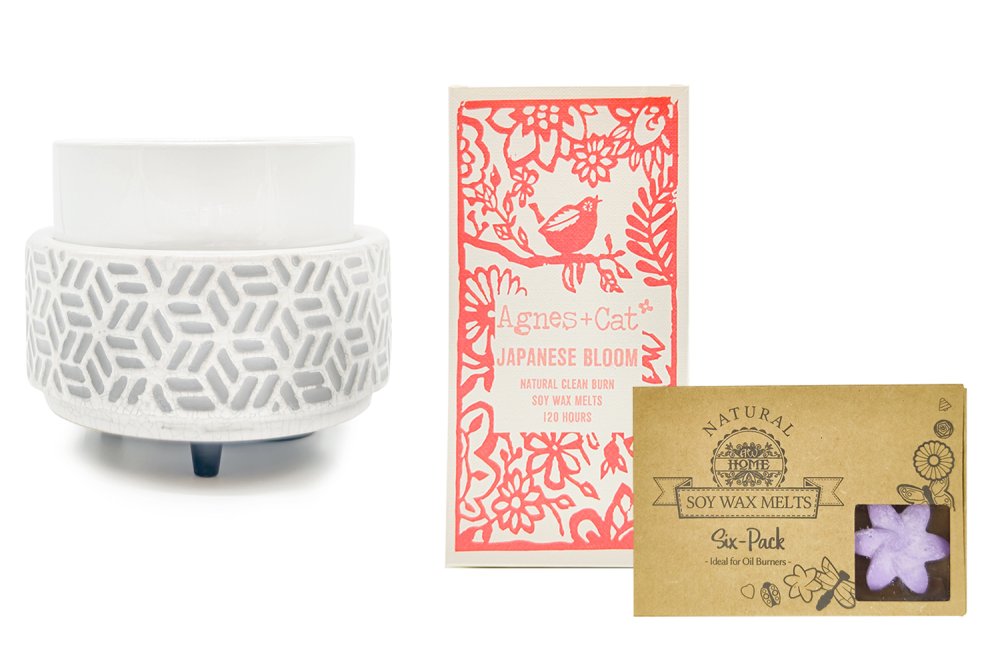 Elegantní aromalampa Hexagon s přírodními vosky – Japonský květ a Levandule. Voňavý vánoční dárek, který navodí hřejivou atmosféru i bez plamene.